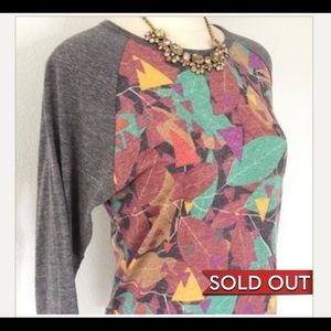 ISO this lularoe RANDY TOP. Medium or large